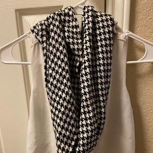 REAL SILK -Small Print Houndstooth Winter Scarf